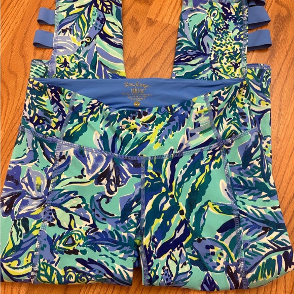 Lilly Pulitzer Luxletic Lot Small - Picture 7 of 9